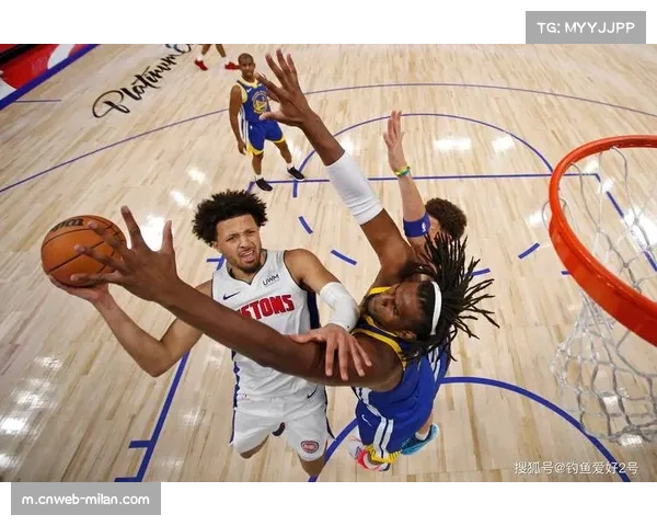 杜伦因挥肘击中汤普森面部 被判二级恶意犯规并驱逐出场